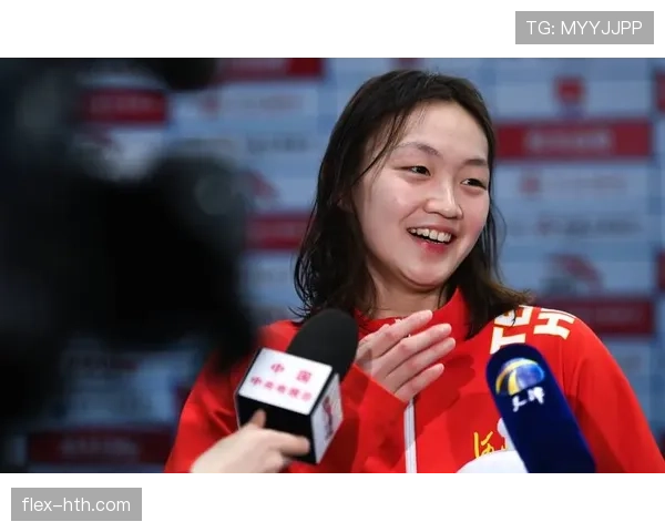 李冰洁比赛结束秒变奶茶妹，居然和队友闹起了小情绪？